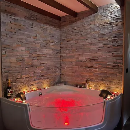 La Era De Con Jacuzzi * Lario